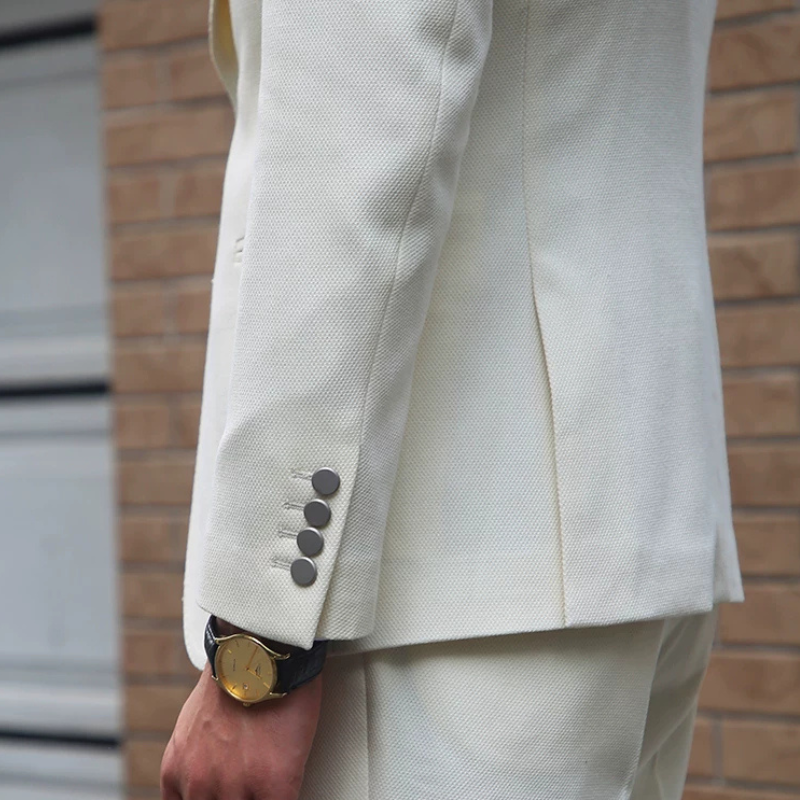 terno masculino slim, terno texturizado masculino, terno lapela peak, colete transpassado terno, terno off white masculino, terno casamento masculino, terno social completo, terno Maximus, moda masculina formal