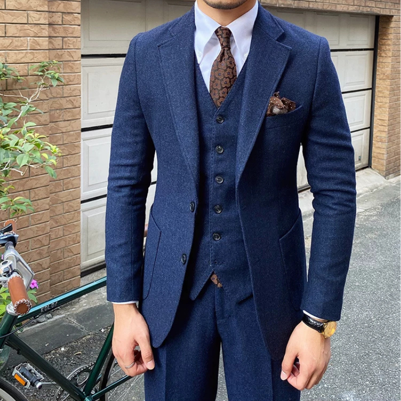 terno tweed masculino, terno tweed espinha de peixe, terno tweed, terno masculino social, terno masculino inverno, terno masculino com colete, terno masculino cinza, terno masculino azul marinho, terno masculino 3 peças, Terno Masculino, terno espinha de peixe, terno de lã masculino, costume masculino com colete