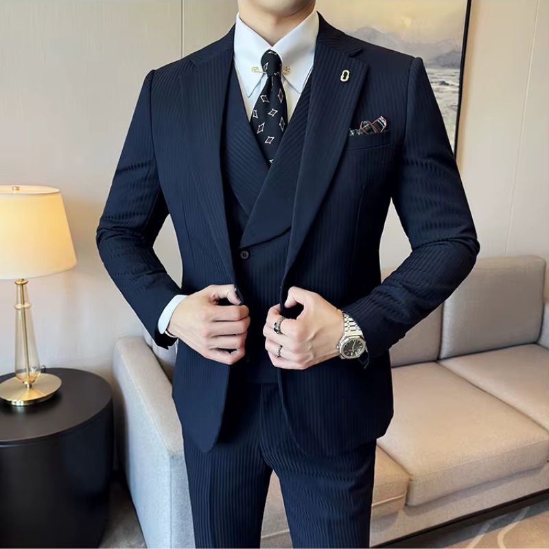 terno slim fit masculino, terno listrado masculino, terno com colete transpassado, conjunto 3 peças masculino, terno executivo masculino