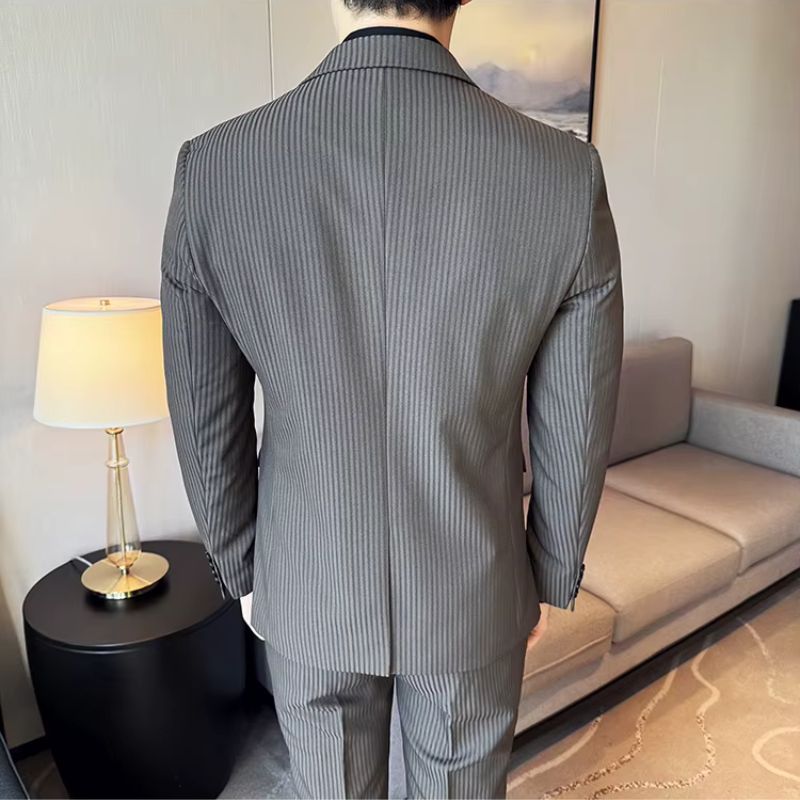 terno slim fit masculino, terno listrado masculino, terno com colete transpassado, conjunto 3 peças masculino, terno executivo masculino