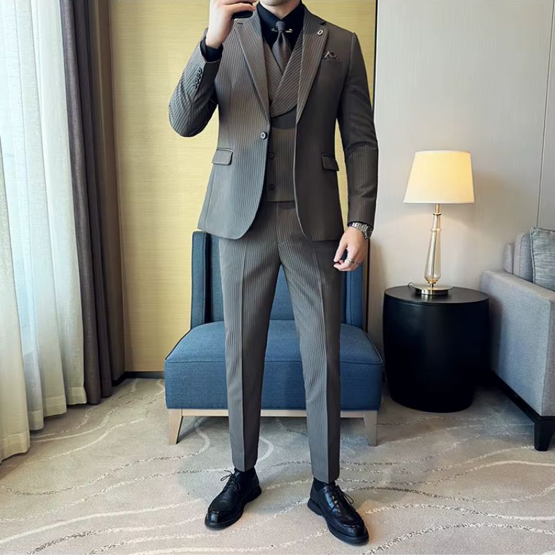 terno slim fit masculino, terno listrado masculino, terno com colete transpassado, conjunto 3 peças masculino, terno executivo masculino
