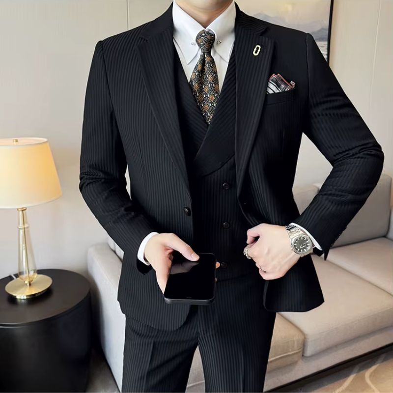 terno slim fit masculino, terno listrado masculino, terno com colete transpassado, conjunto 3 peças masculino, terno executivo masculino