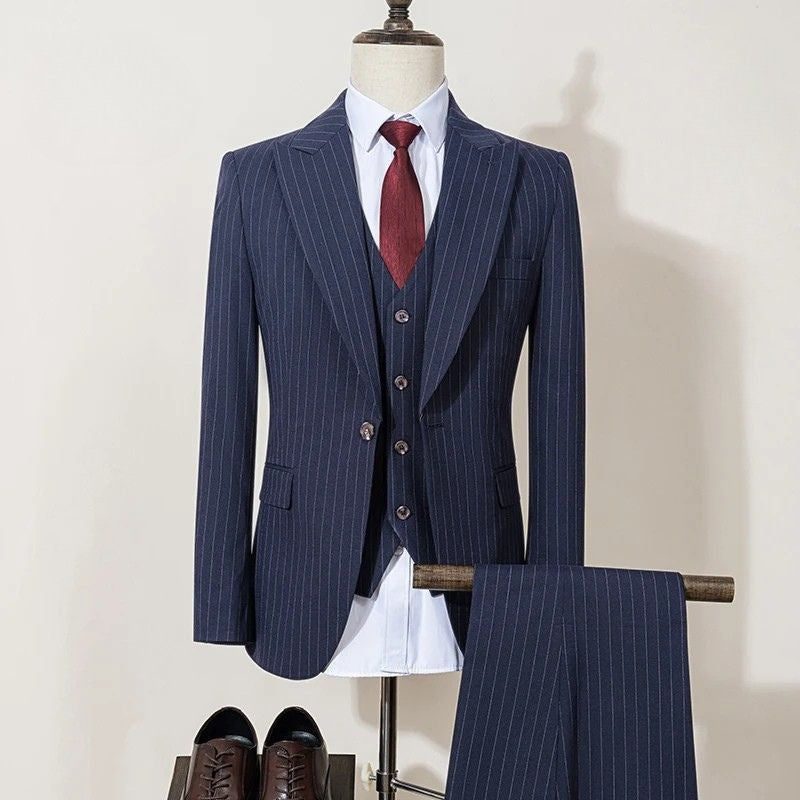 terno masculino risca de giz, terno social elegante, terno masculino luxo, terno para casamento, terno executivo masculino