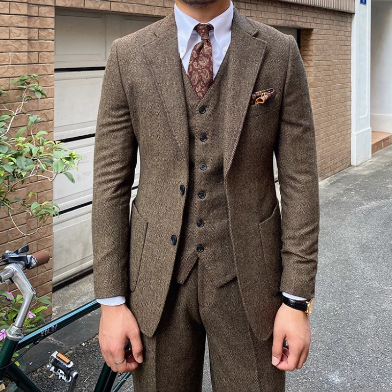 terno tweed masculino, terno tweed espinha de peixe, terno tweed, terno masculino social, terno masculino inverno, terno masculino com colete, terno masculino cinza, terno masculino azul marinho, terno masculino 3 peças, Terno Masculino, terno espinha de peixe, terno de lã masculino, costume masculino com colete