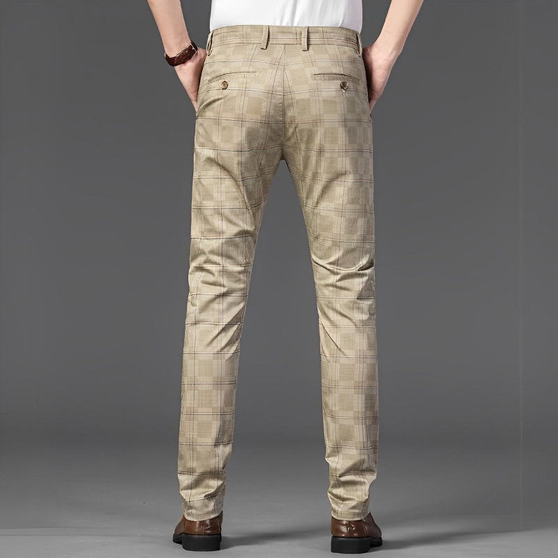 calça social xadrez vintage, calça social masculina reta, calça xadrez colorido masculina, calça social caqui xadrez, calça social vermelho vinho, calça social verde musgo, calça alfaiataria xadrez retrô, calça masculina xadrez casual