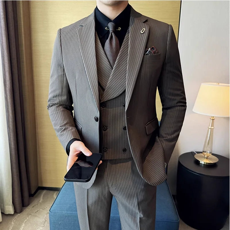 terno slim fit masculino, terno listrado masculino, terno com colete transpassado, conjunto 3 peças masculino, terno executivo masculino