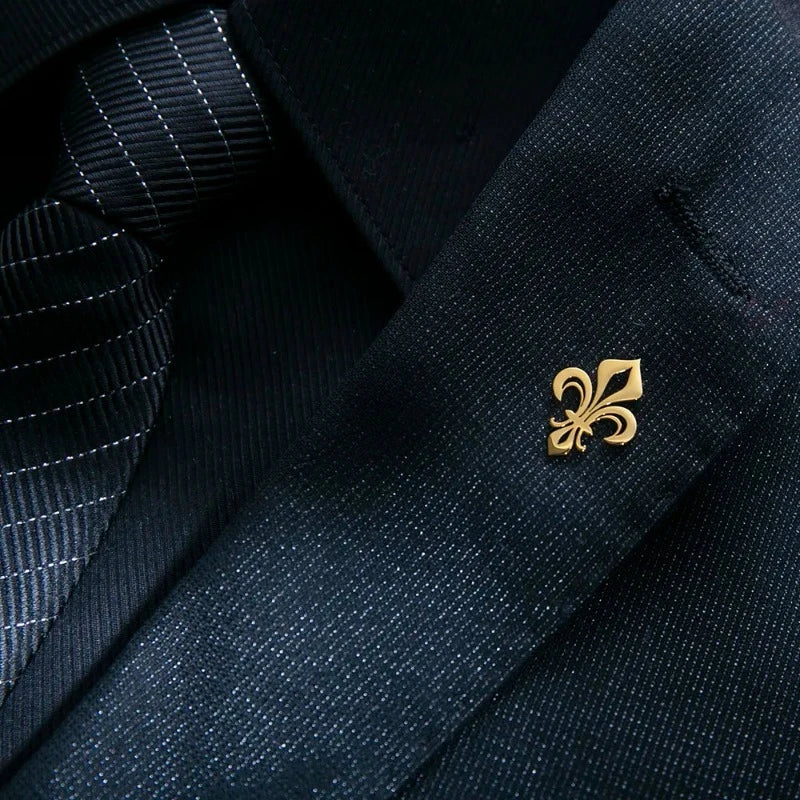 Broche para Terno Masculino Flor de Lis Maximus