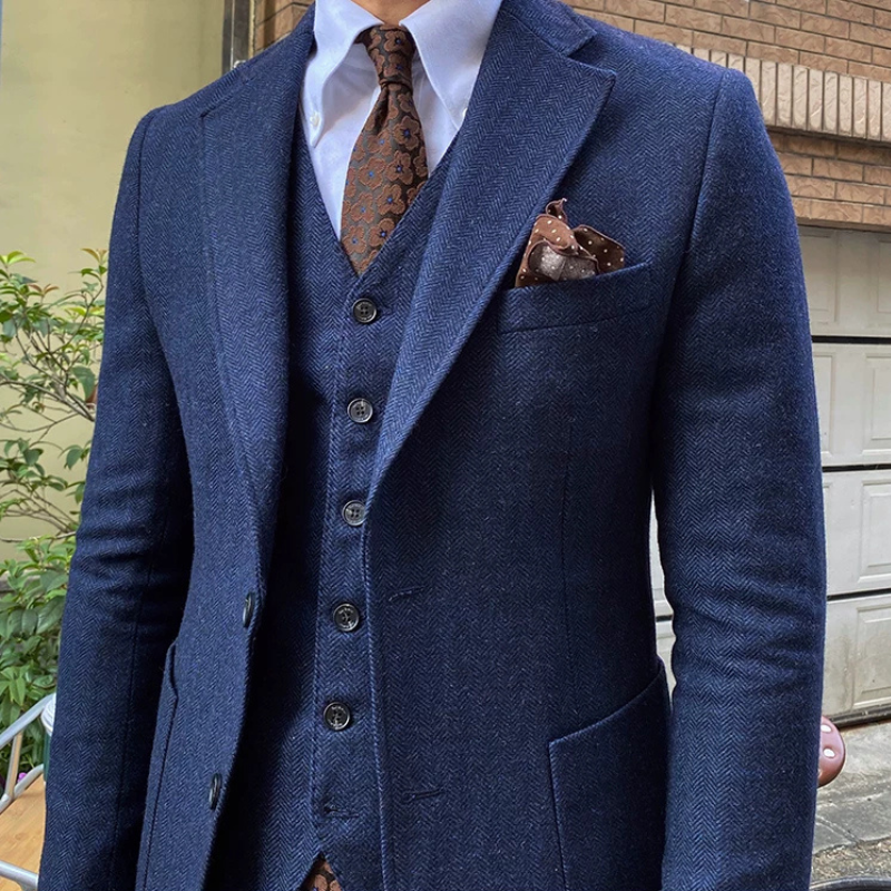 terno tweed masculino, terno tweed espinha de peixe, terno tweed, terno masculino social, terno masculino inverno, terno masculino com colete, terno masculino cinza, terno masculino azul marinho, terno masculino 3 peças, Terno Masculino, terno espinha de peixe, terno de lã masculino, costume masculino com colete