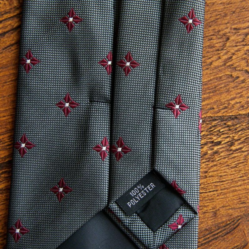 gravata, gravata estampada, gravata estrelada masculina, gravata poliéster discreta, gravata detalhe pequeno, gravata slim estampada, acessório masculino formal, gravata para terno, gravata para o trabalho, gravata para eventos sociais