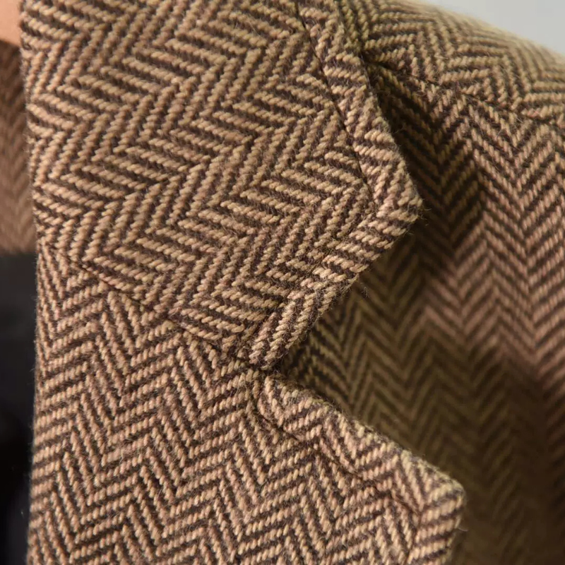 colete masculino tweed, colete tweed lapela, colete espinha de peixe masculino, colete marrom masculino, colete cinza tweed, colete masculino rústico, colete social tweed, colete masculino lapela notch