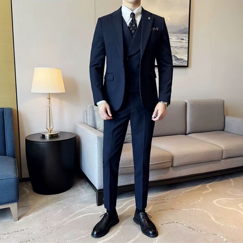terno slim fit masculino, terno listrado masculino, terno com colete transpassado, conjunto 3 peças masculino, terno executivo masculino
