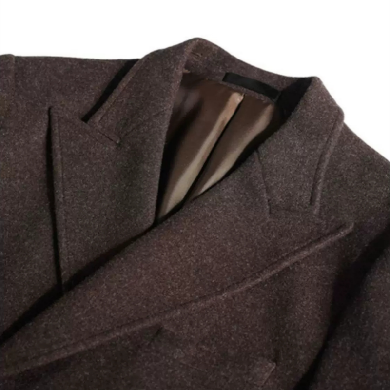 sobretudo masculino, casaco longo masculino, sobretudo transpassado, sobretudo slim fit, casaco inverno masculino, sobretudo marrom, trench coat masculino, sobretudo alfaiataria, casaco formal masculino, Mr. Maximus, moda masculina inverno