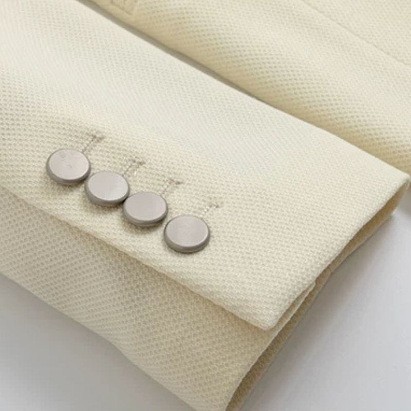terno masculino slim, terno texturizado masculino, terno lapela peak, colete transpassado terno, terno off white masculino, terno casamento masculino, terno social completo, terno Maximus, moda masculina formal
