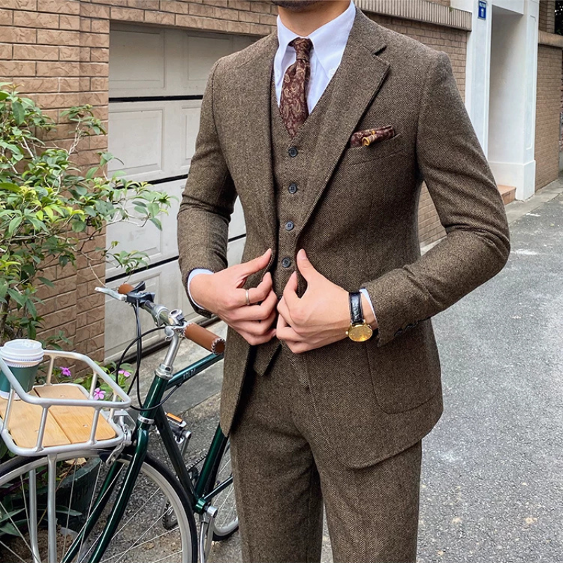 terno tweed masculino, terno tweed espinha de peixe, terno tweed, terno masculino social, terno masculino inverno, terno masculino com colete, terno masculino cinza, terno masculino azul marinho, terno masculino 3 peças, Terno Masculino, terno espinha de peixe, terno de lã masculino, costume masculino com colete