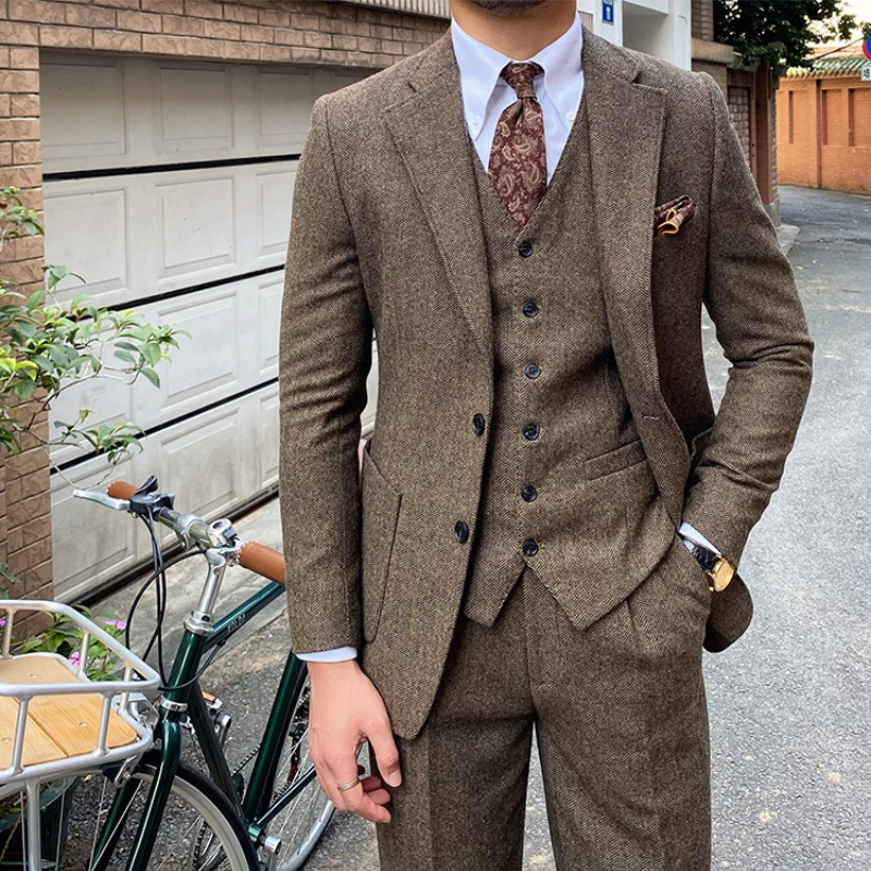 terno tweed masculino, terno tweed espinha de peixe, terno tweed, terno masculino social, terno masculino inverno, terno masculino com colete, terno masculino cinza, terno masculino azul marinho, terno masculino 3 peças, Terno Masculino, terno espinha de peixe, terno de lã masculino, costume masculino com colete