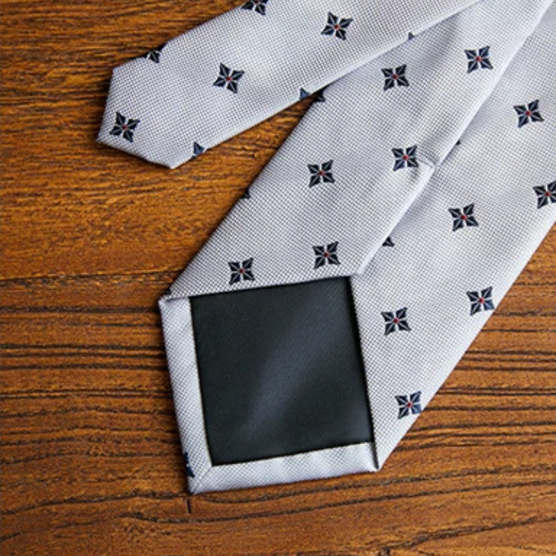 gravata, gravata estampada, gravata estrelada masculina, gravata poliéster discreta, gravata detalhe pequeno, gravata slim estampada, acessório masculino formal, gravata para terno, gravata para o trabalho, gravata para eventos sociais