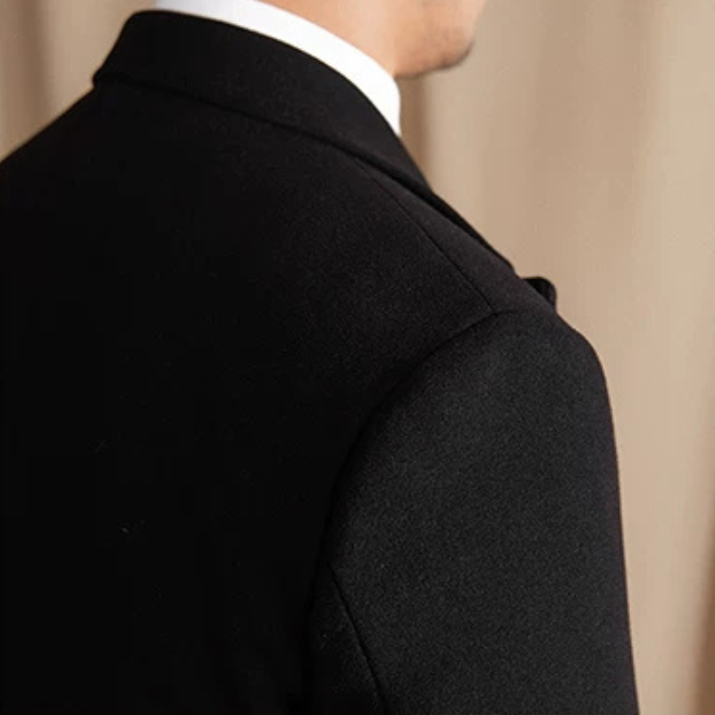 sobretudo masculino transpassado, sobretudo de lã preto, casaco longo masculino inverno, sobretudo lapela peak, sobretudo masculino botão duplo, casaco social masculino, sobretudo elegante inverno, sobretudo preto longo