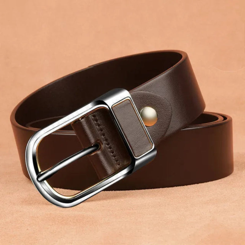cinto masculino fivela dourada, cinto couro pu masculino, cinto fivela metal dourado, cinto casual masculino, cinto marrom fivela dourada, cinto masculino contraste, acessório masculino casual, cinto Maximus, moda masculina acessórios